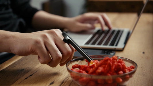 Scooken 6 Pcs Finger Chopsticks for Gamers Snack Grabber Tongs U Bracket - Finger Chips Snack Gamer Chopsticks for Gaming - Reusable Dishwasher Safe Plastic Chopstick - Chopsticks Helper Snacking Tool